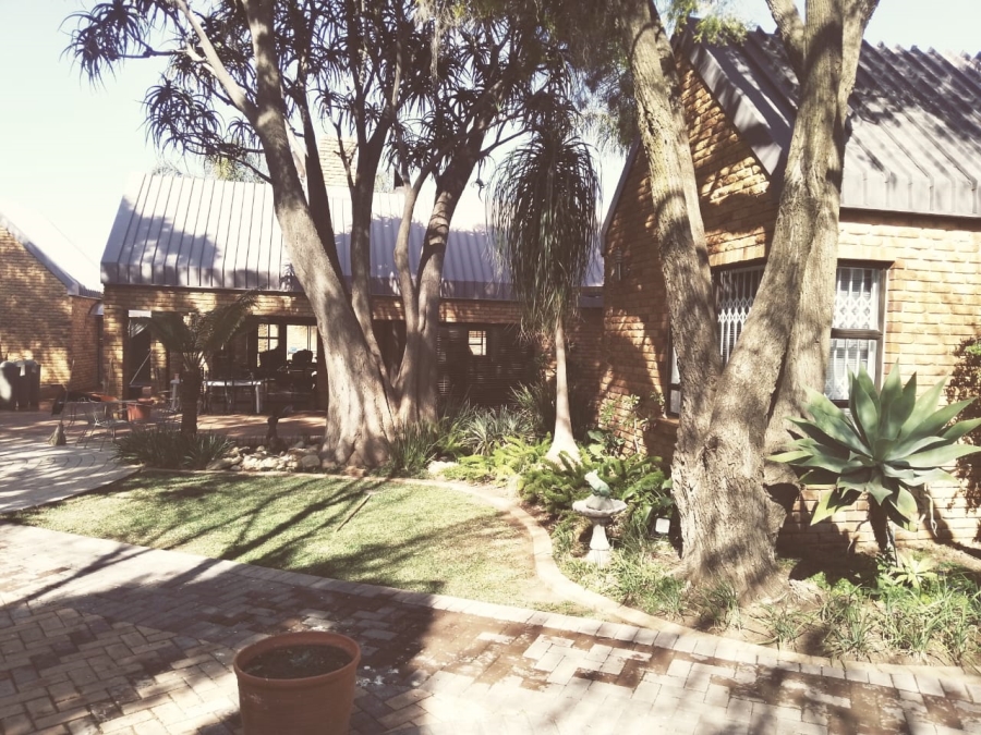 11 Bedroom Property for Sale in Riebeeckstad Free State